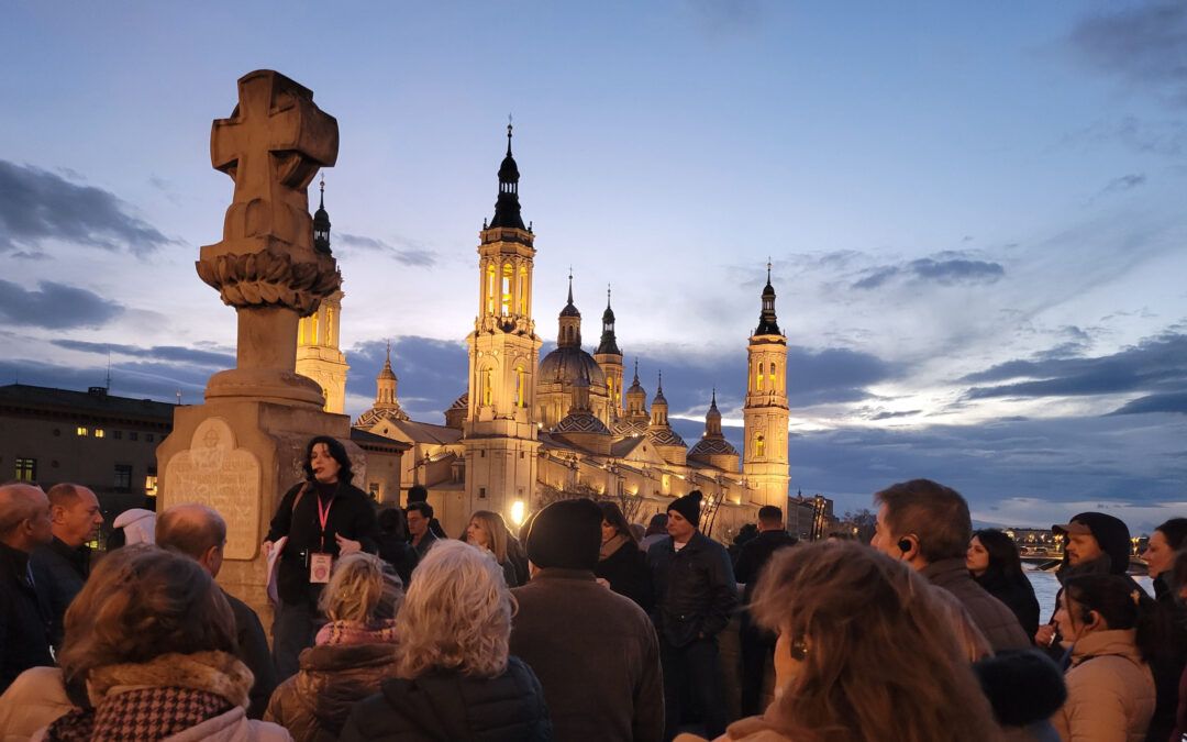 Free tour nocturno en Zaragoza: misterios y leyendas